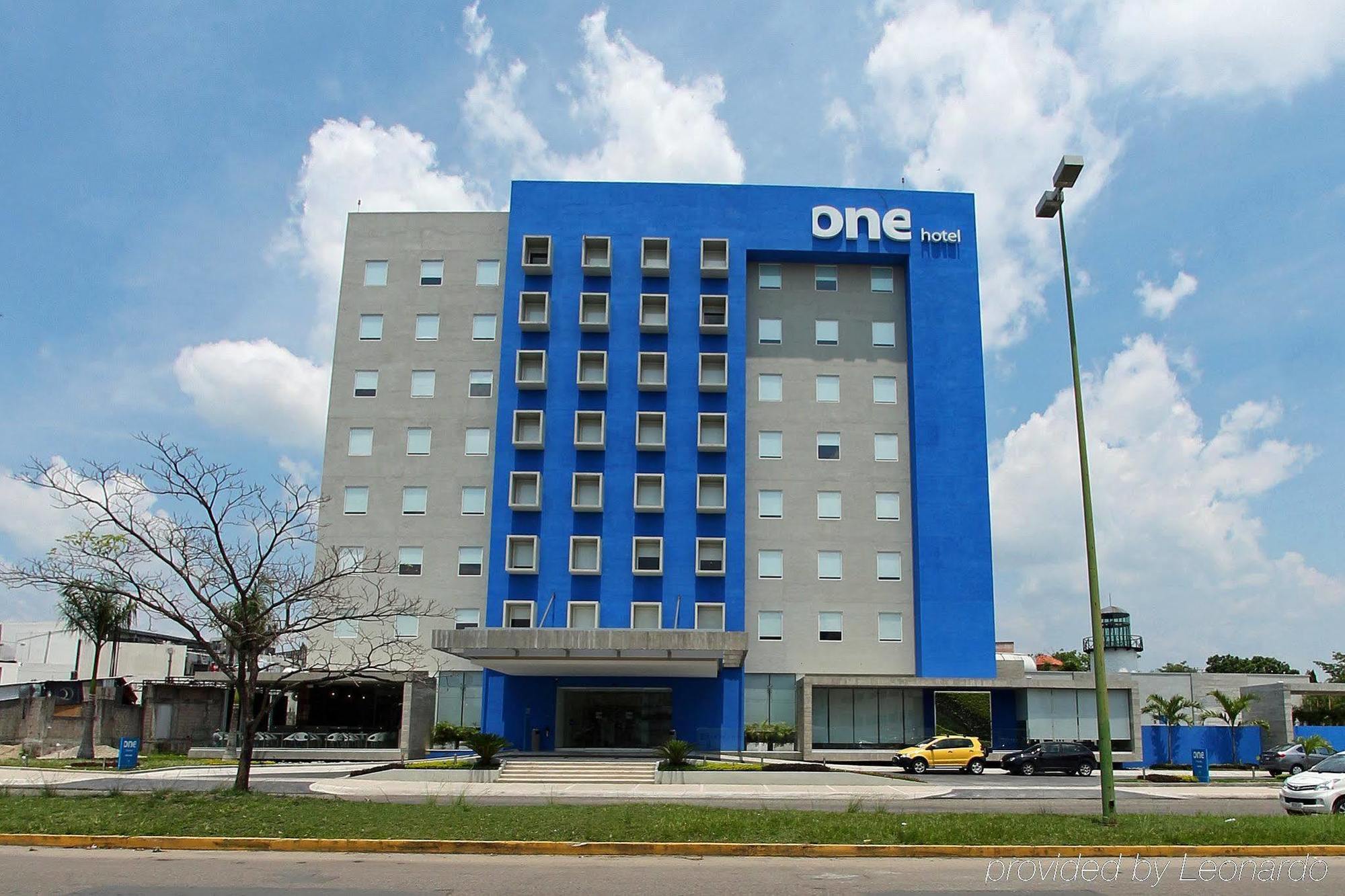 One Villahermosa 2000 Exterior photo